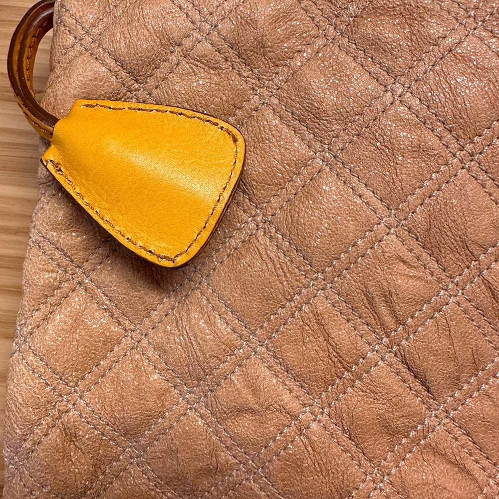 Marc Jacobs tan and gold quilted leather clutch - Picture 2 of 14